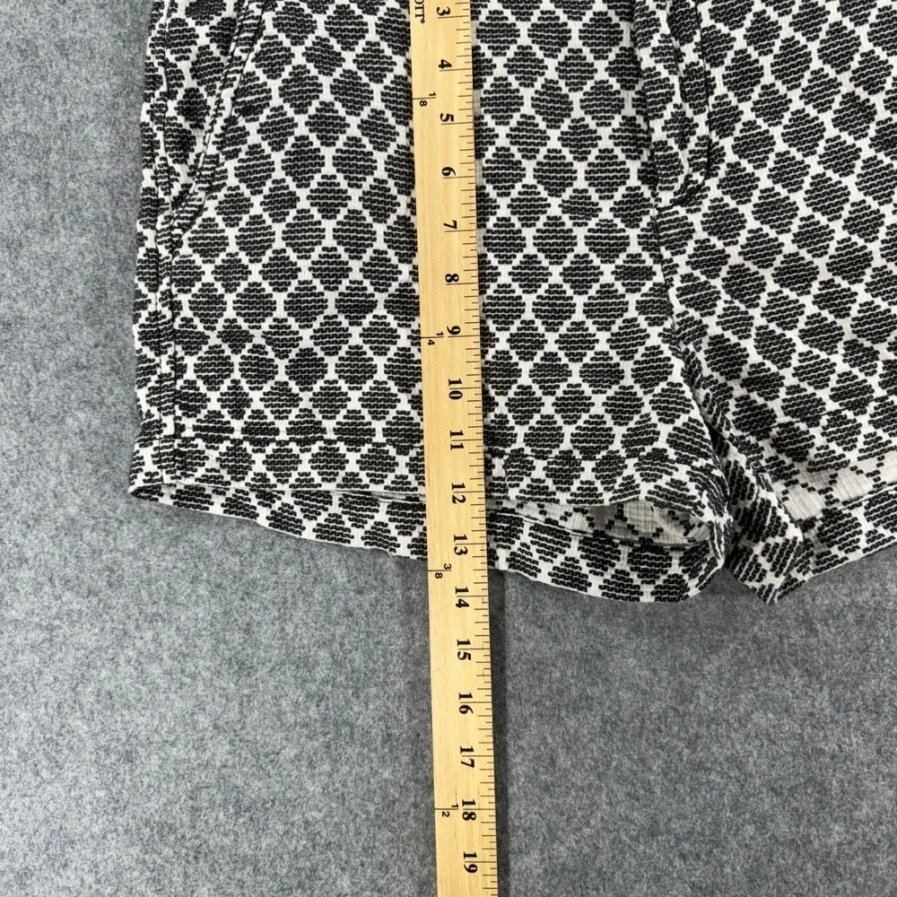 Khakis by Gap City 3 Inch Short Black White Geometric Diamond Print Womens 10